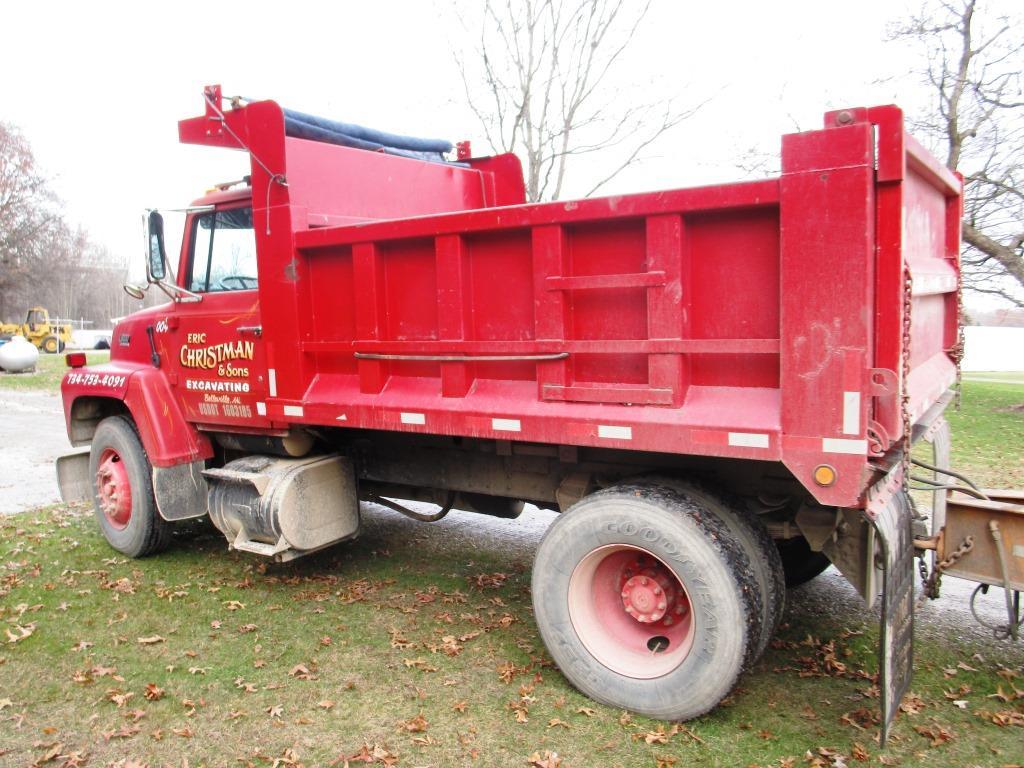 1989 Ford L8000