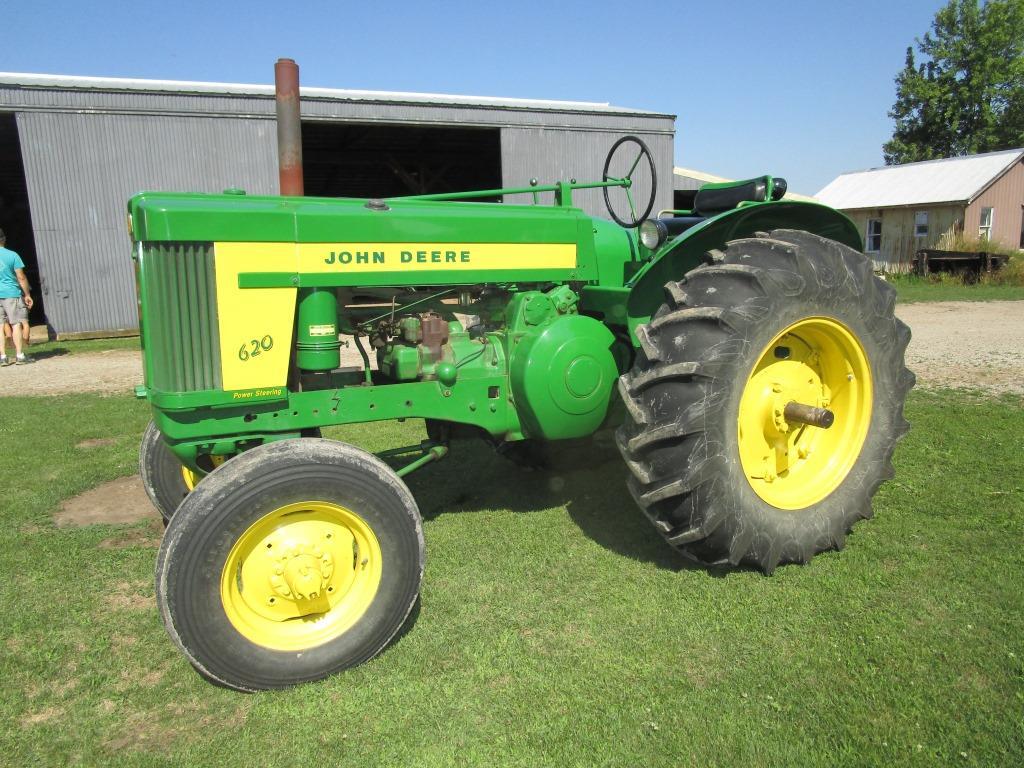 1957 John Deere 620 Standard - LOW PRODUCTION - NO RESERVE