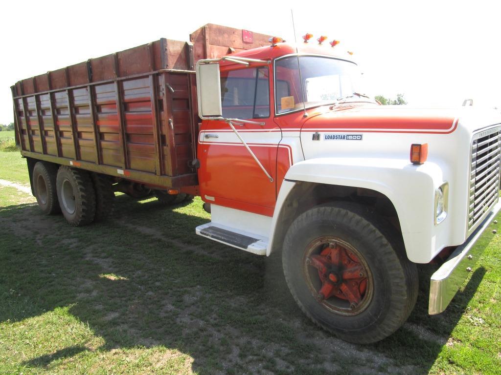 1976 Loadstar 1600 Stake Truck - RARE SUNDACE MODEL - ONE OWNER - NO RESERVE