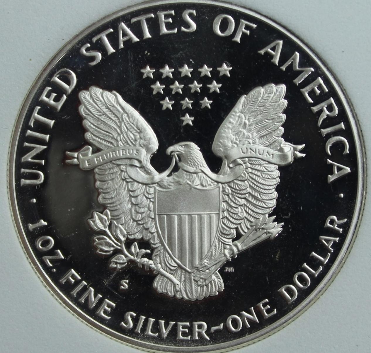 1988 AMERICAN SILVER EAGLE