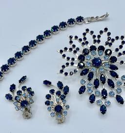 VINTAGE WEISS FOUR PIECE COSTUME JEWELRY SET