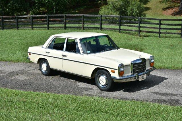 1972 Mercedes 220 Diesel