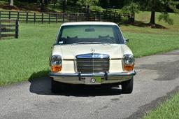 1972 Mercedes 220 Diesel