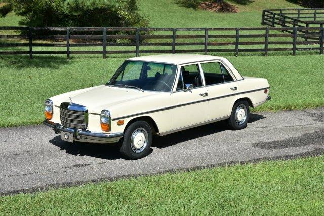 1972 Mercedes 220 Diesel