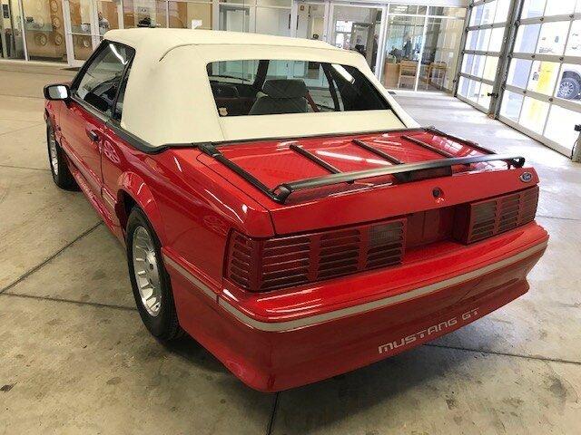 1990 Ford Mustang