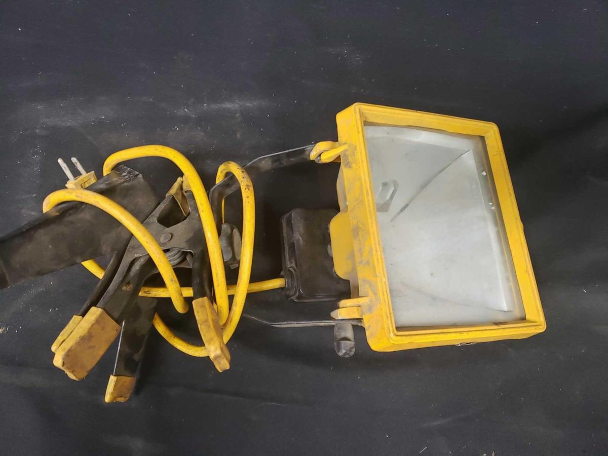 Shop flood light