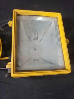 Shop flood light