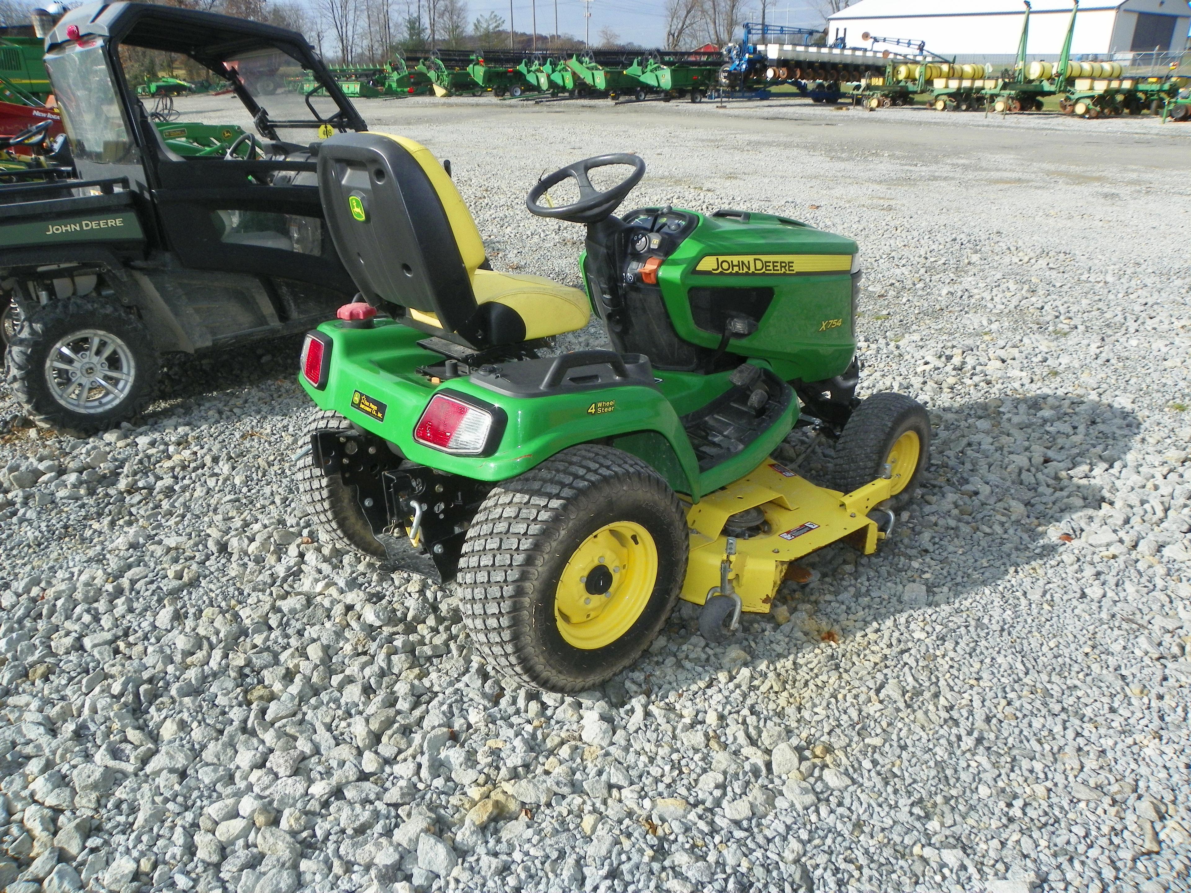 John Deere X 754