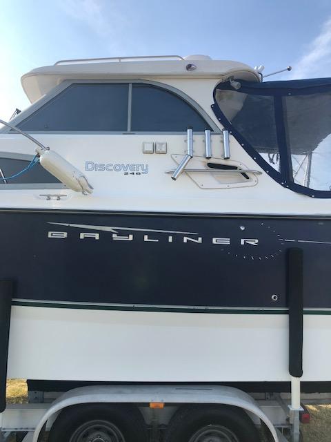 2007 Bayliner 246 Discovery Cabin Cruiser Boat