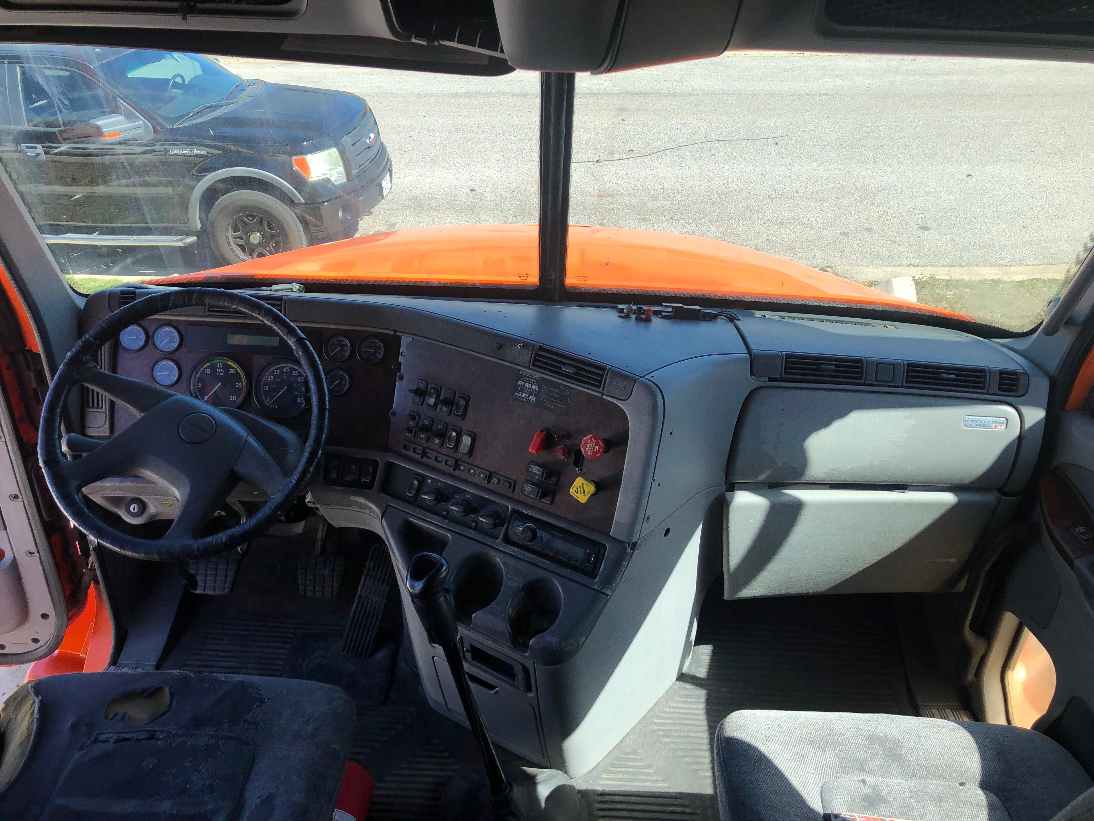 2006 Freightliner Century XT