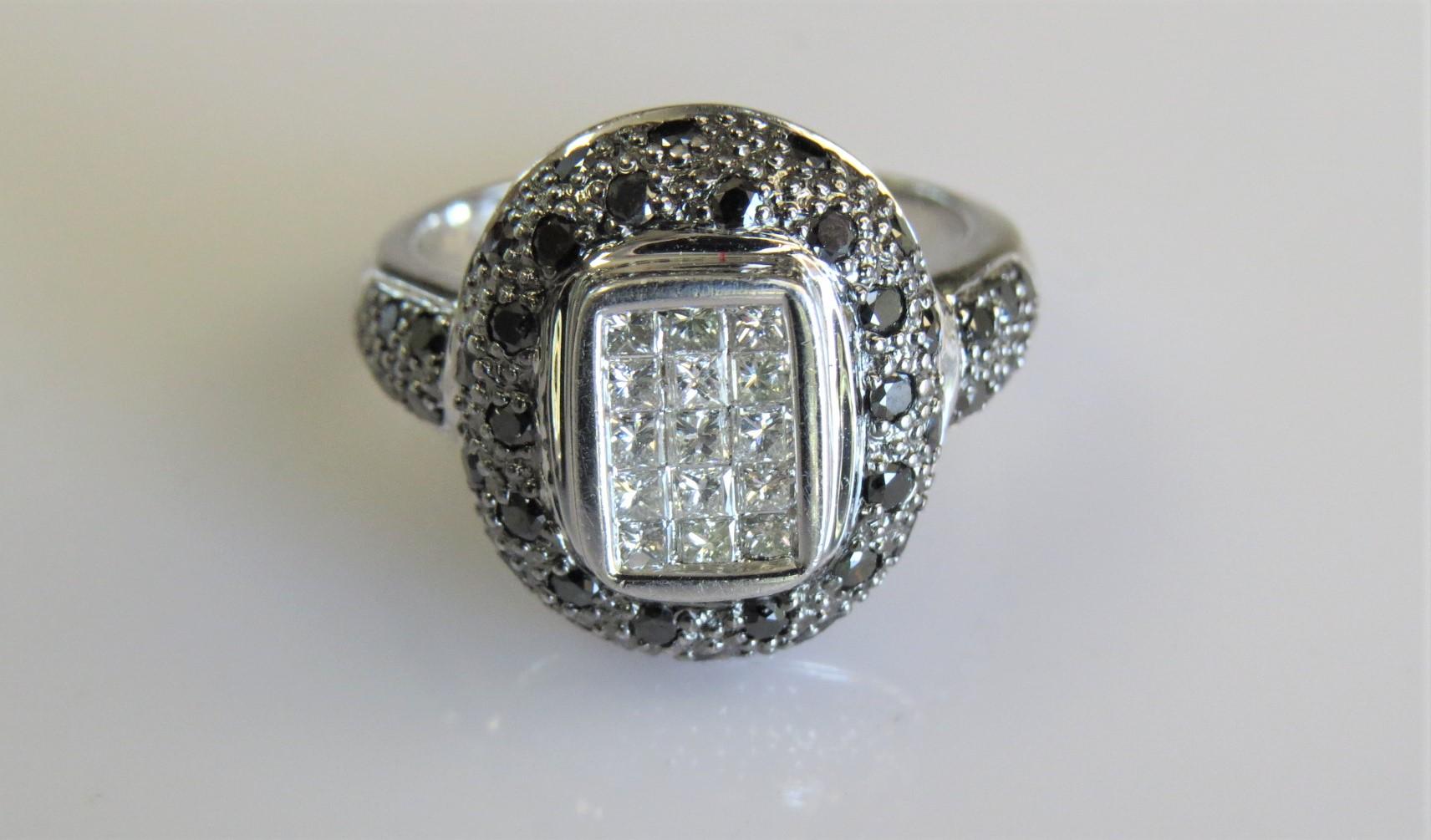 14K White Gold Diamond Fashion Ring