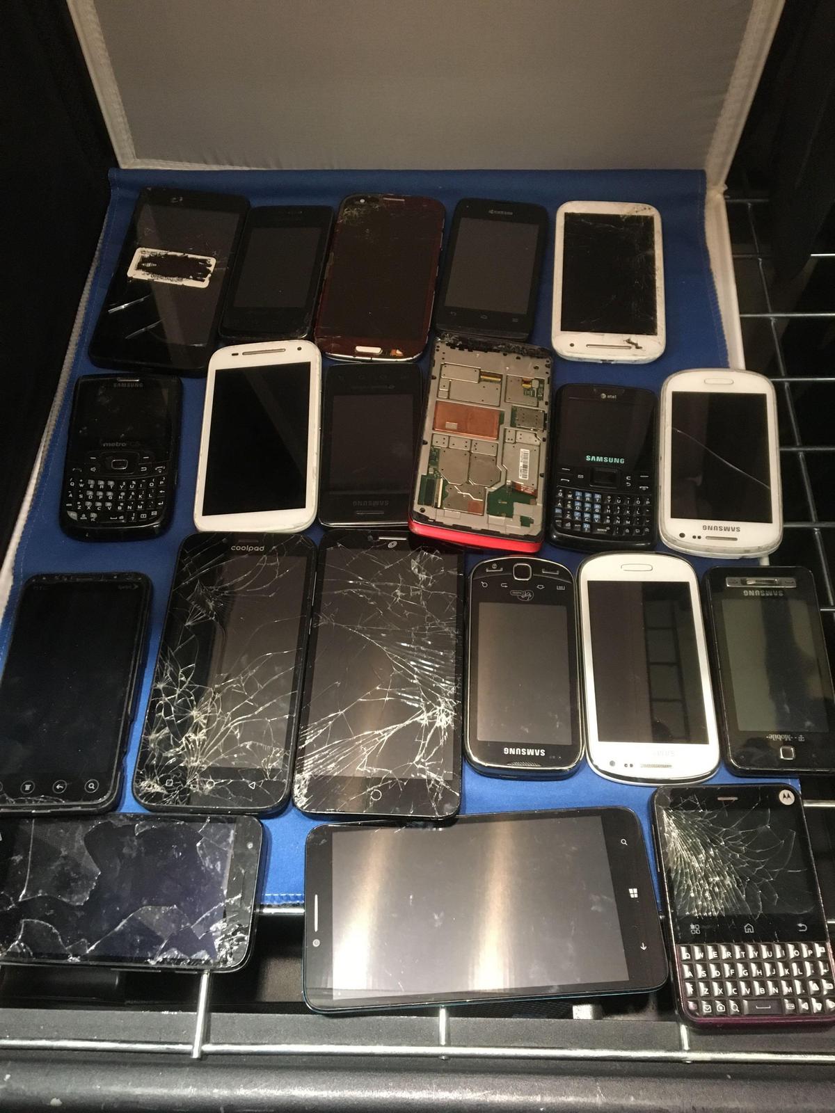 20 Mixed Bulk Purchased Cell Phones