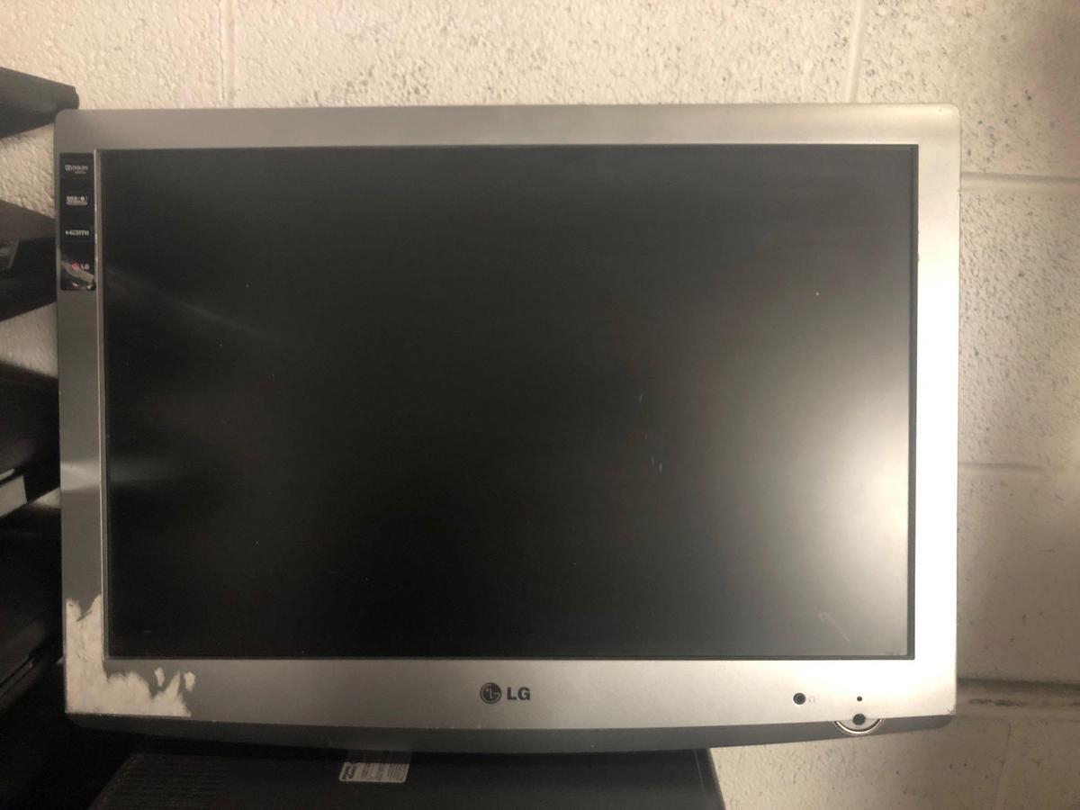 18 Flat Screen Inch TVs