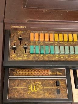 Wurlitzer Funmaker Organ With Headphones