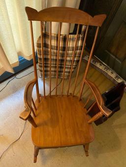 Classic Rocking Chair With Magazine Rack