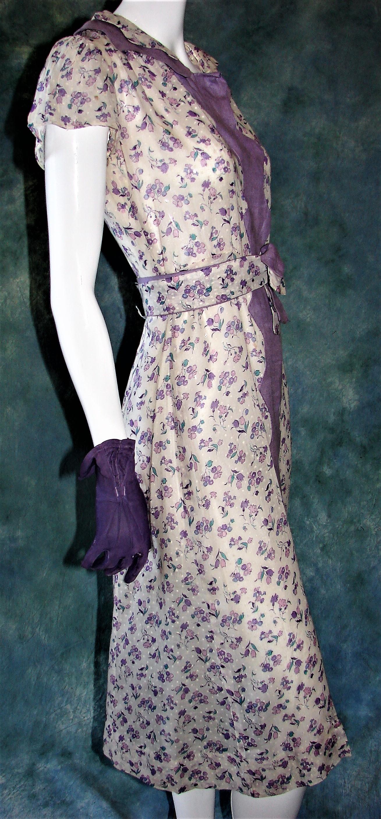 Vintage 1920s Ladies Floral Print Dress In A Linen Swiss Dotted Fabric