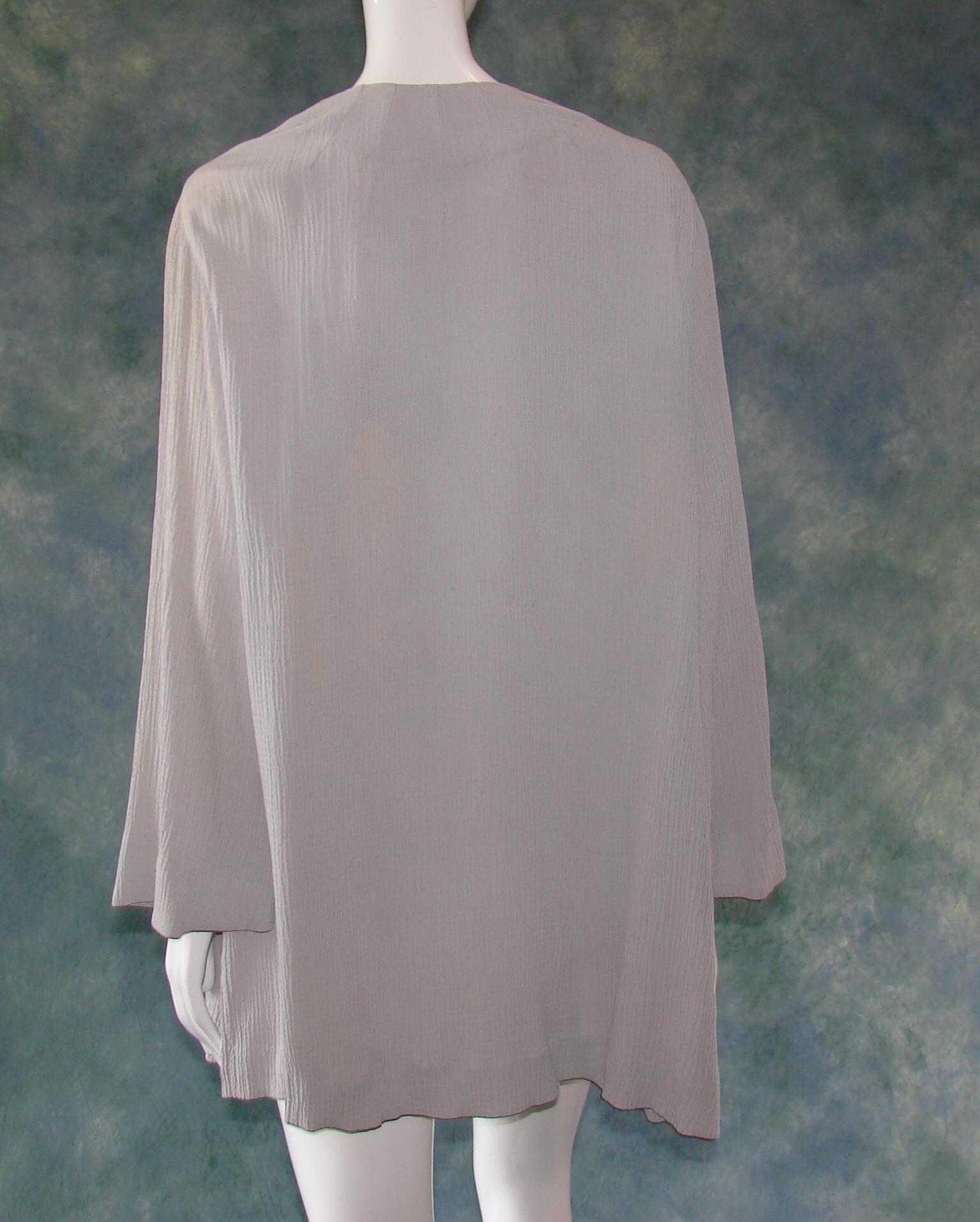 Vintage Ladies 1920s Ladies Gray Waffle Silk Crepe Oversized Jacket