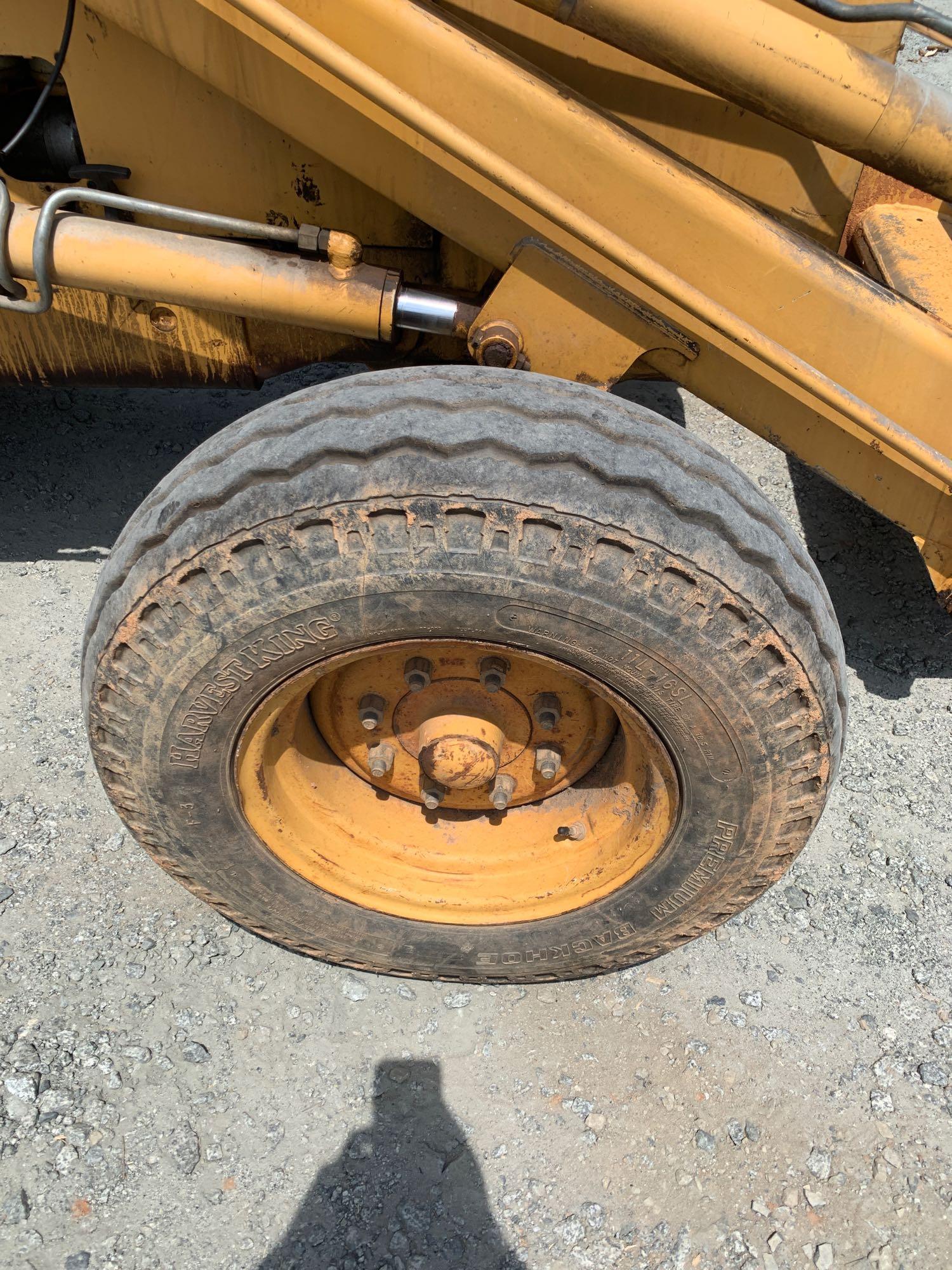 Ford 655C Loader Backhoe