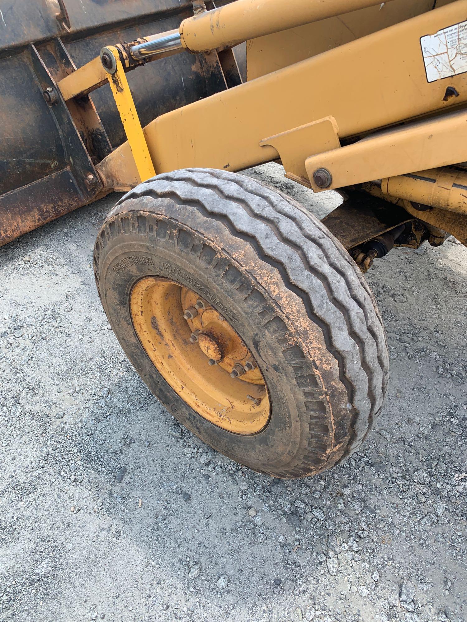 Ford 655C Loader Backhoe