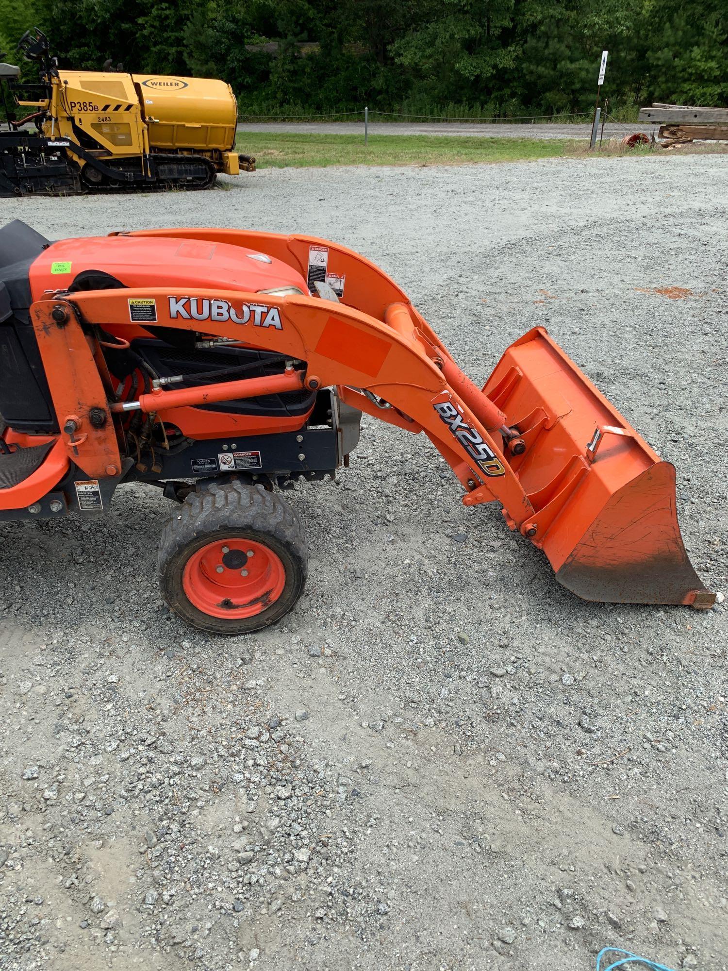 Kubota BX25DLB 4WD Mini Backhoe