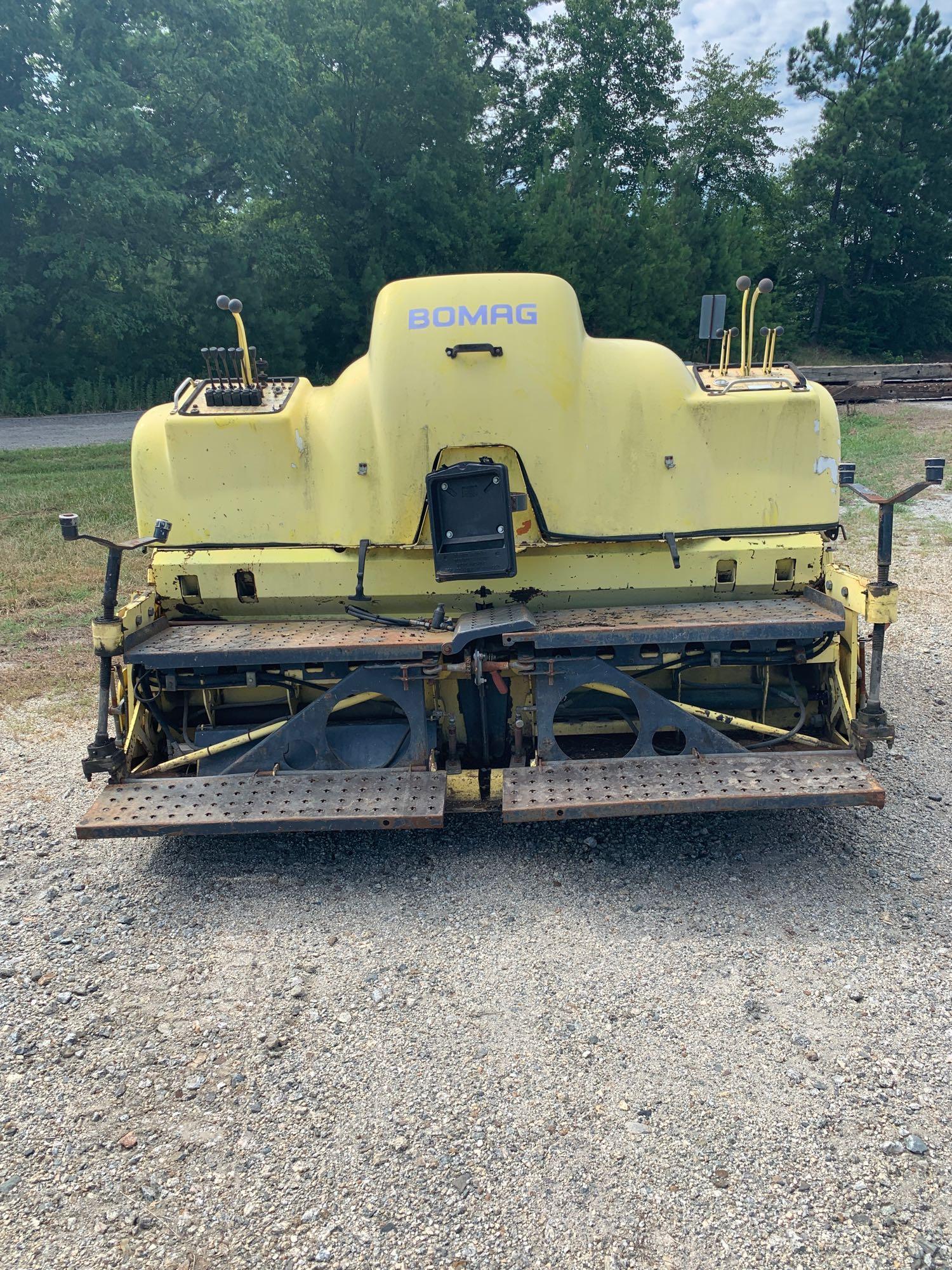 Bomag 2-3518 Pro Paver 3310 Crawler Paver