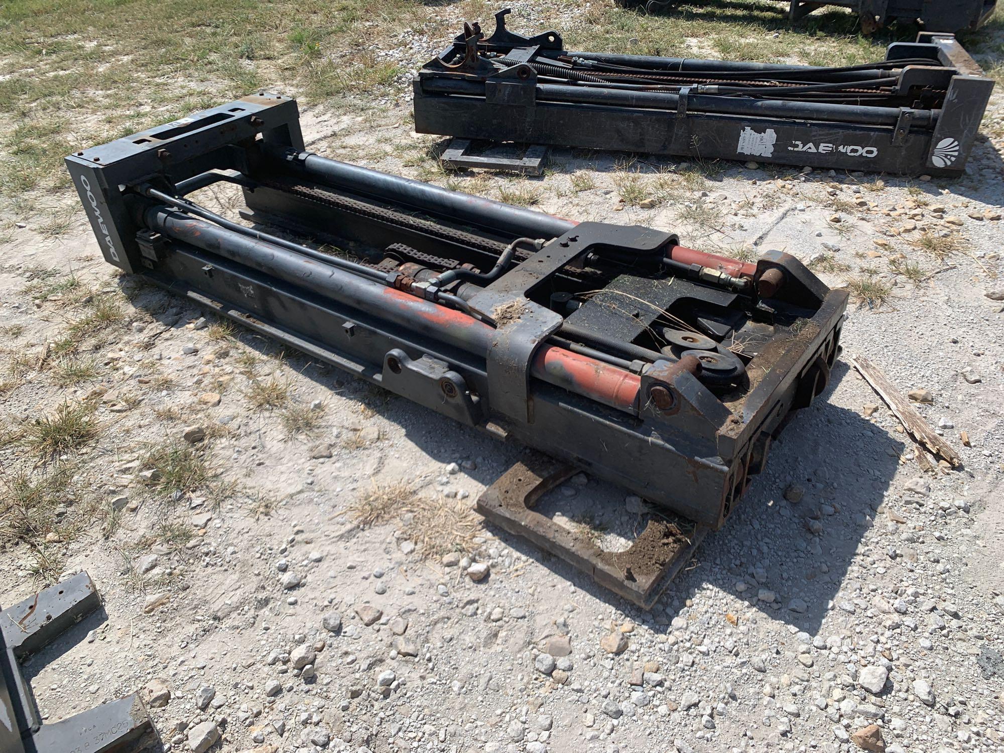 Refurbished Daewoo 3-stage Forklift Mast