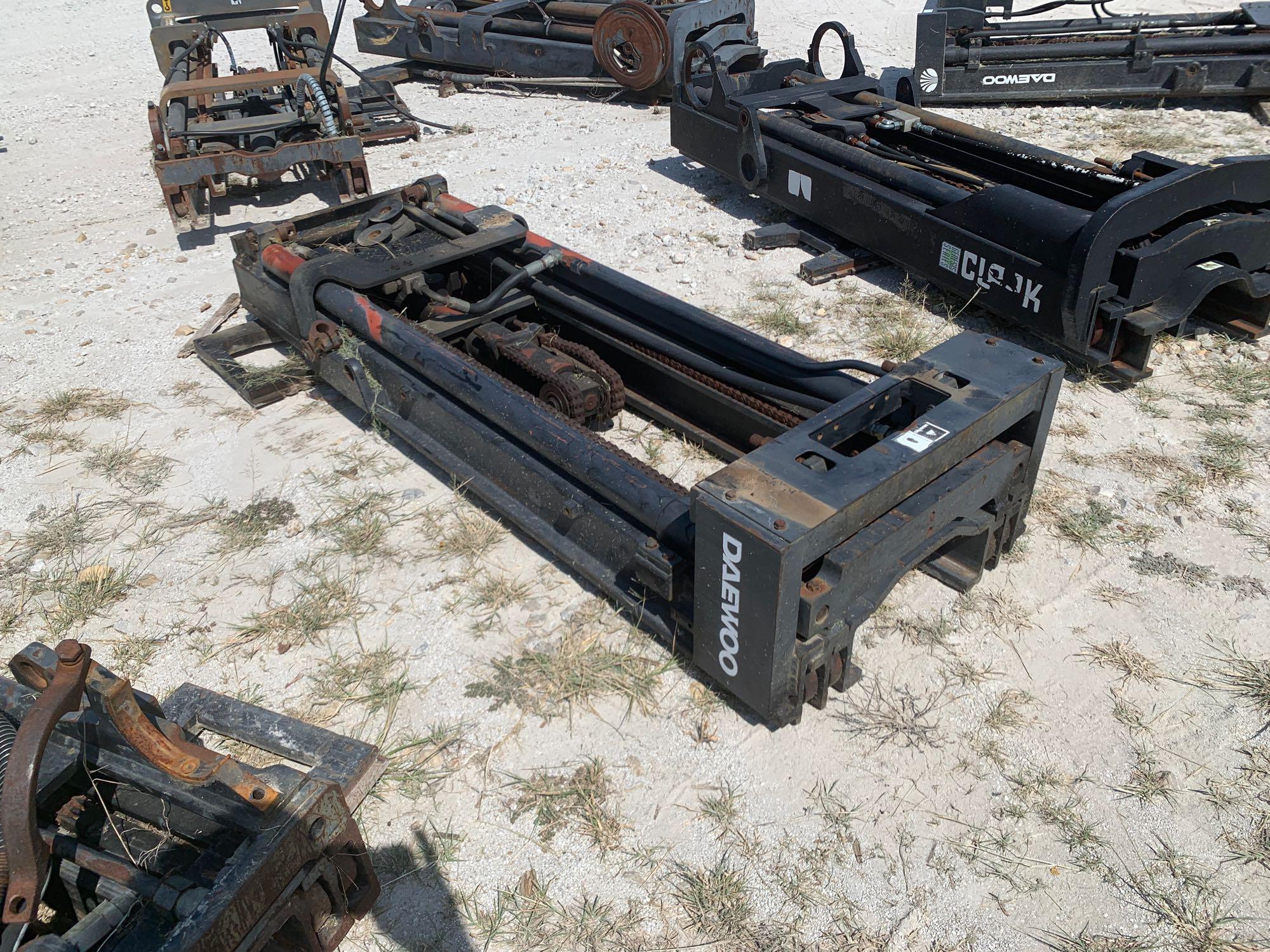 Refurbished Daewoo 3-stage Forklift Mast