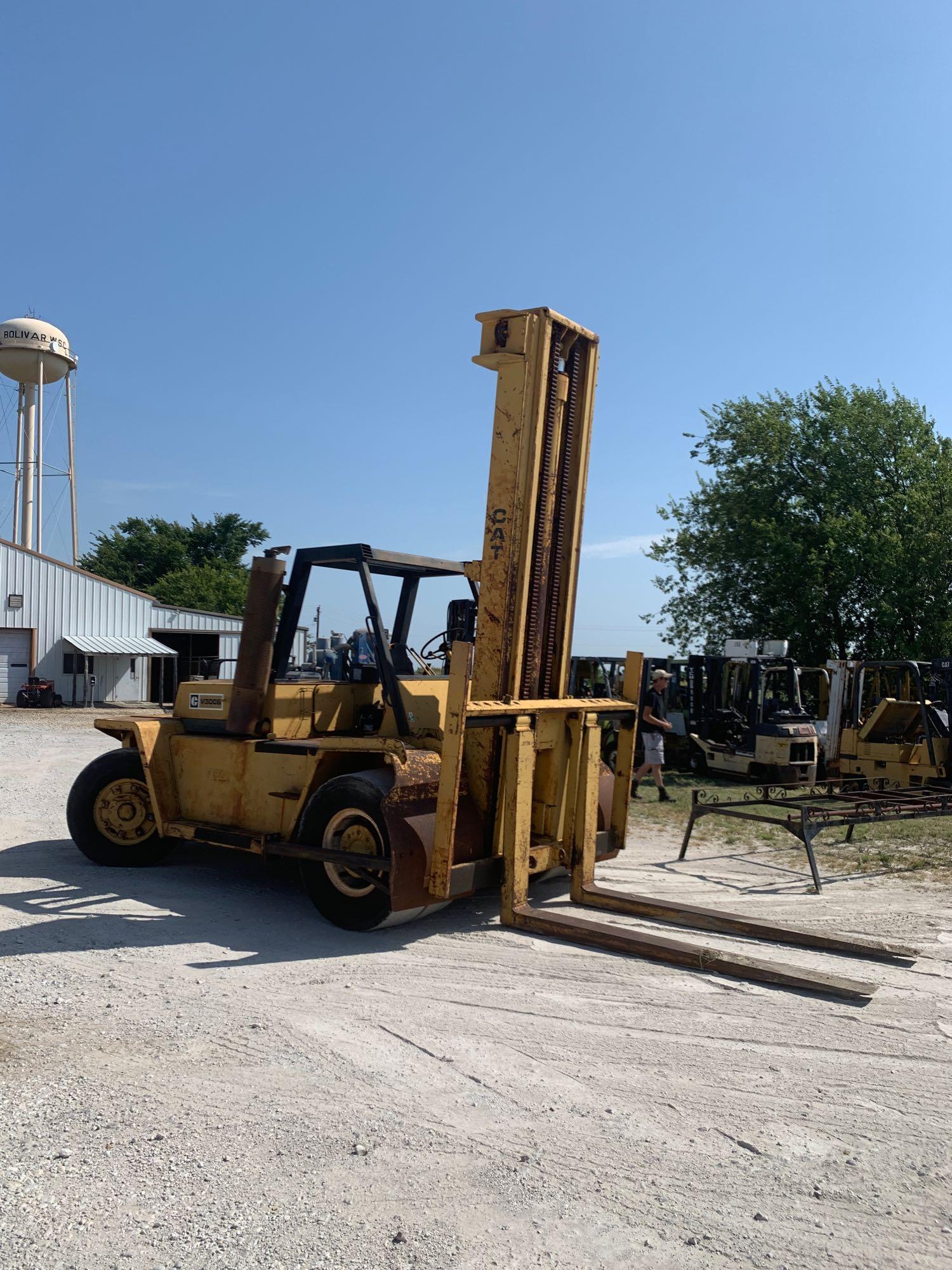 Cat V300B Rough Terrain Forklift