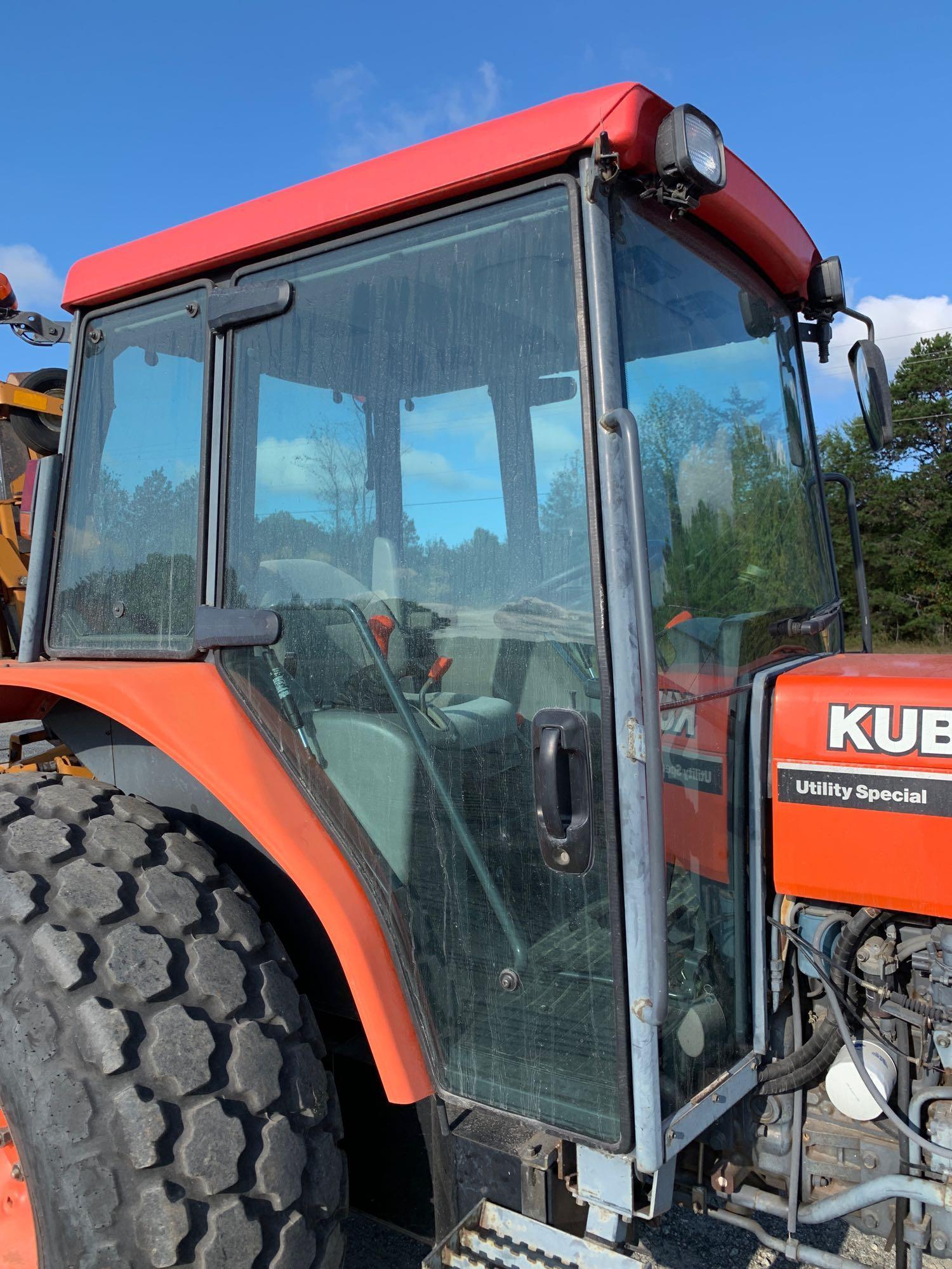 Kubota M9000 Utility Special Tractor