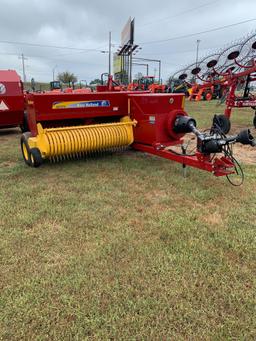 2015 New Holland BC5070 Hayliner Square Baler