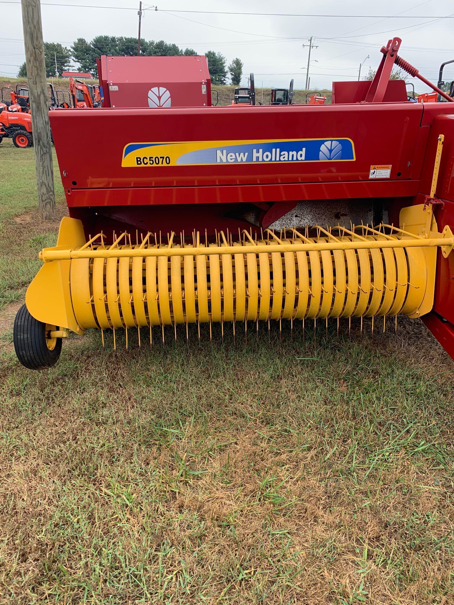 2015 New Holland BC5070 Hayliner Square Baler