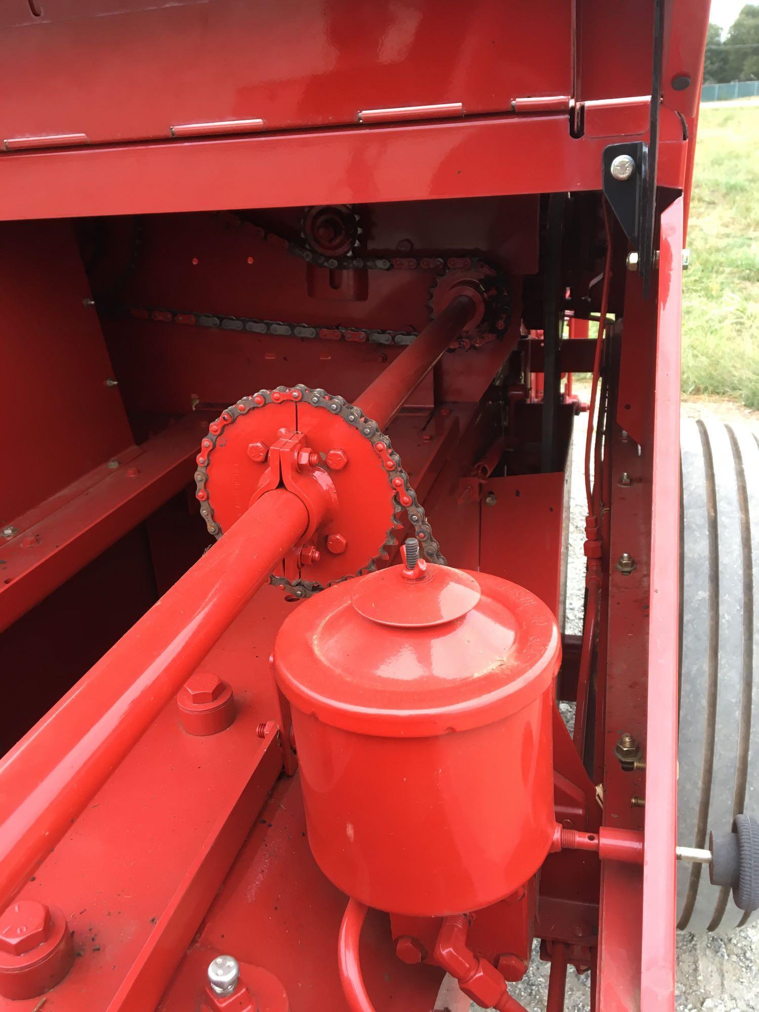 2015 New Holland BC5070 Hayliner Square Baler