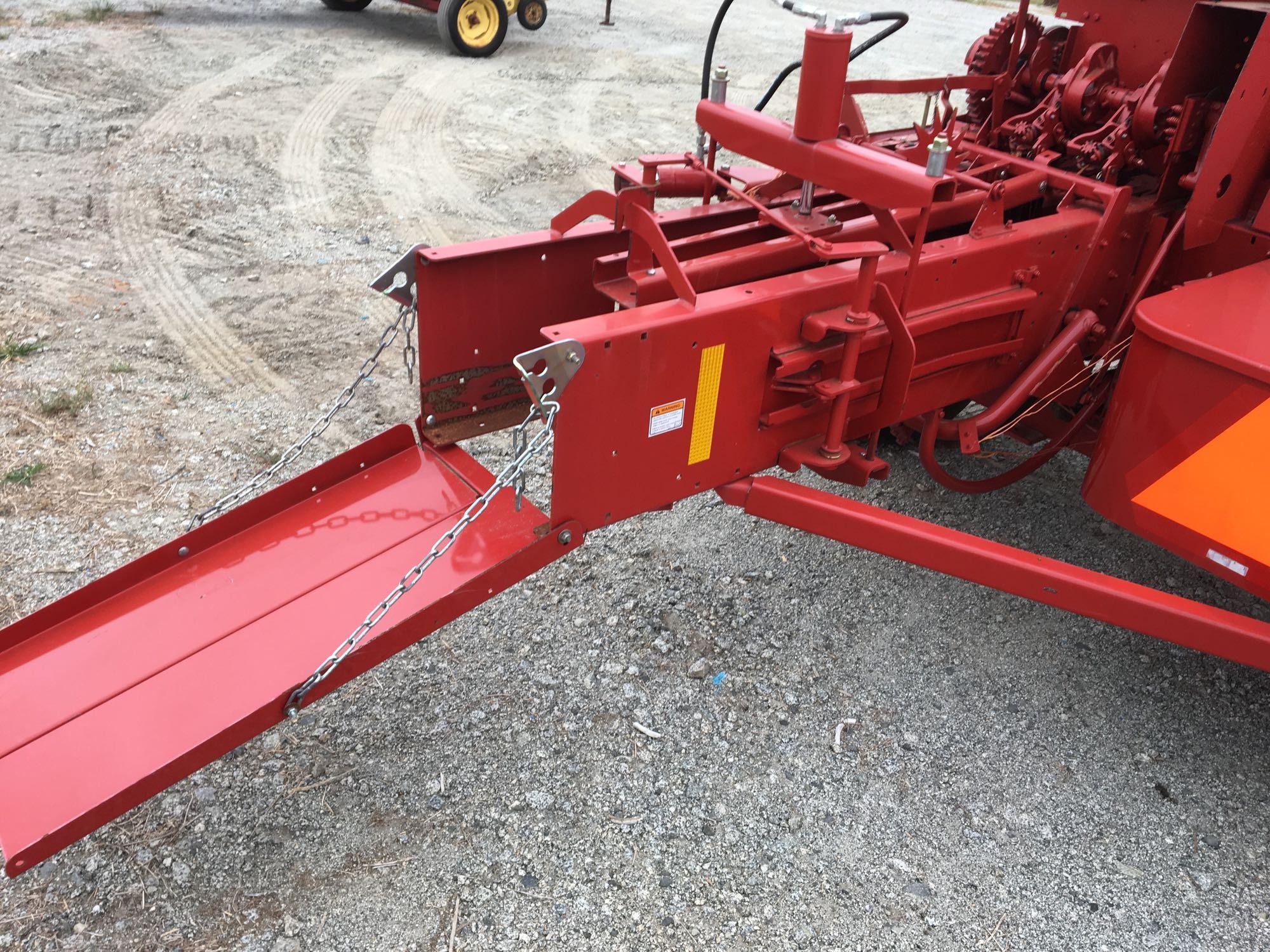 2015 New Holland BC5070 Hayliner Square Baler