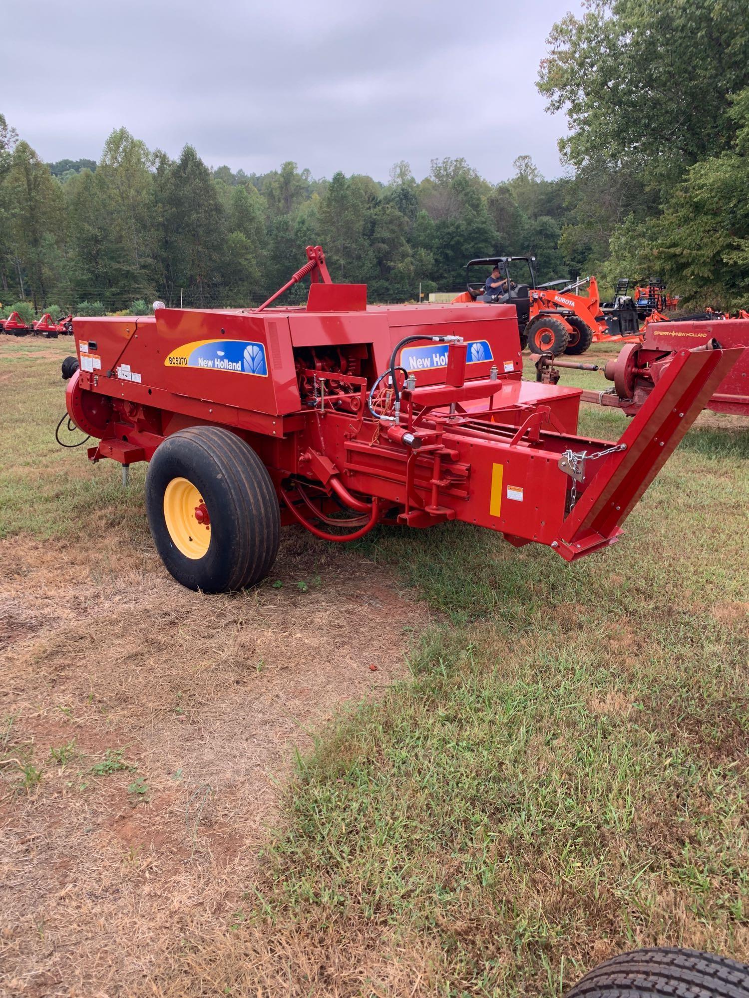 2015 New Holland BC5070 Hayliner Square Baler