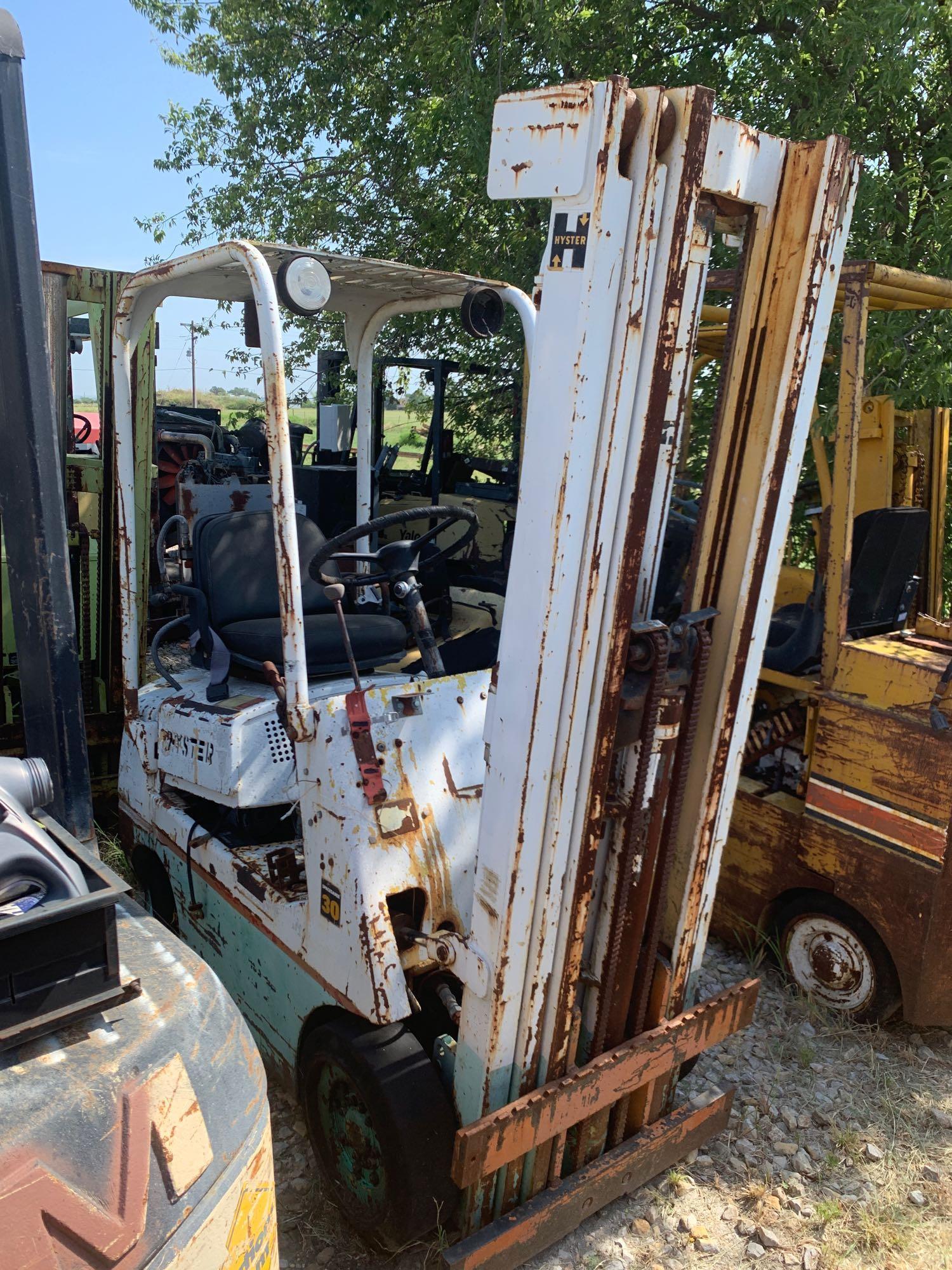 Hyster 3000 lb Forklift