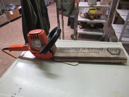 Shrub and Hedge Trimmer - Black and Decker. NO SHIPPING
