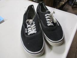 Pair of Vans Men's sz 7