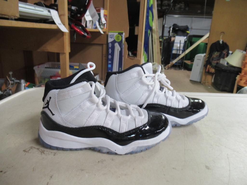 Jordans sz 11C