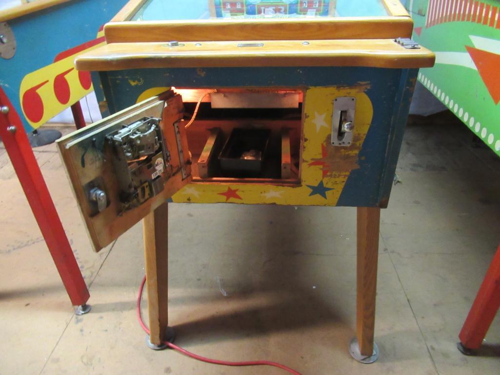 1956 Williams 4 Bagger Pitch & Bat Pinball Machine. Works Great.