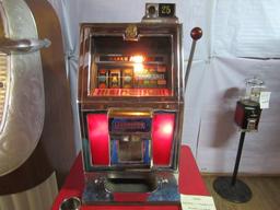 Jennings Mark II Bingo Belle 25 cent Slot Machine w/ Table. Works Great.