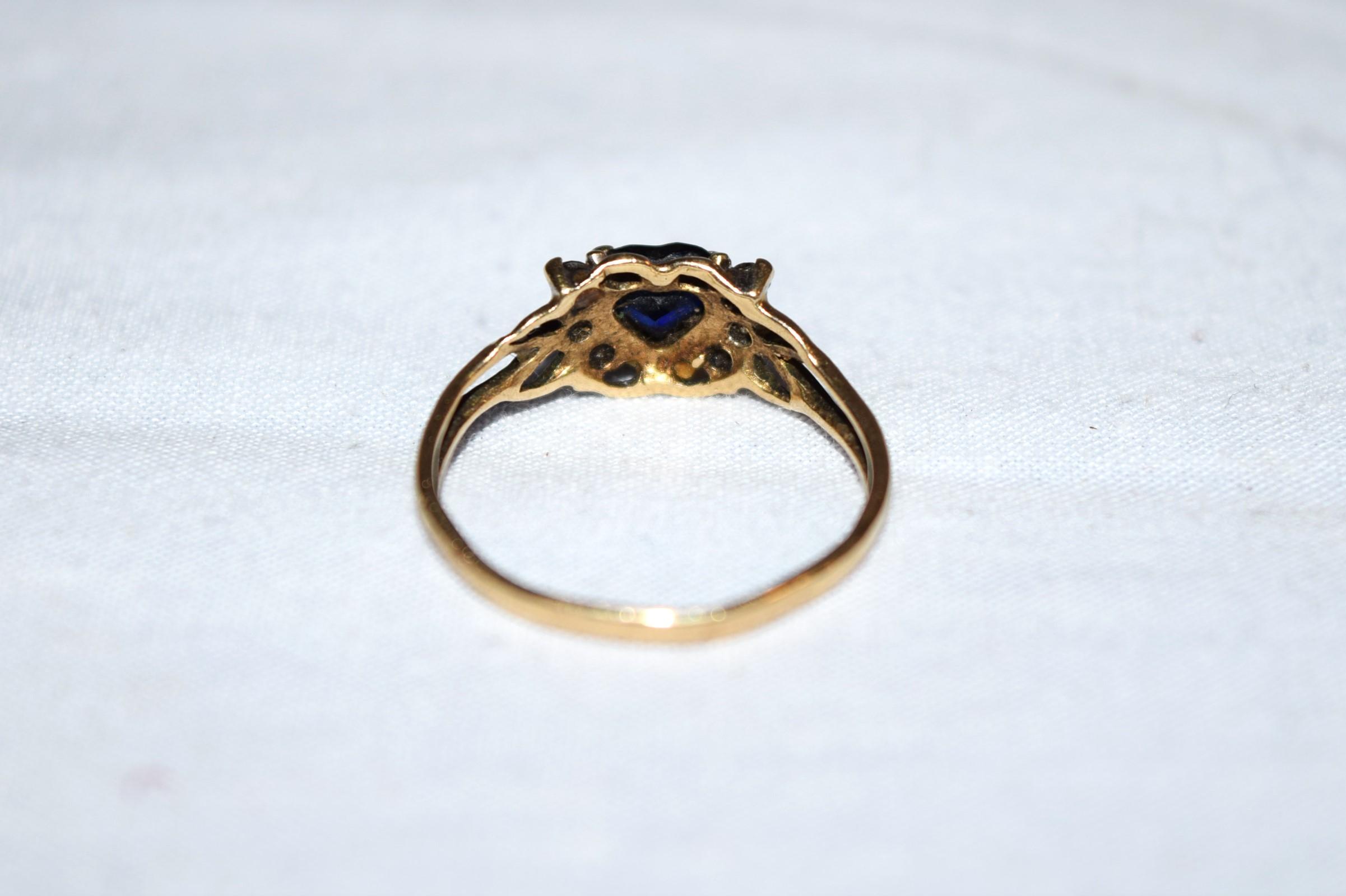 Estate 10K Gold Ring with Sapphire