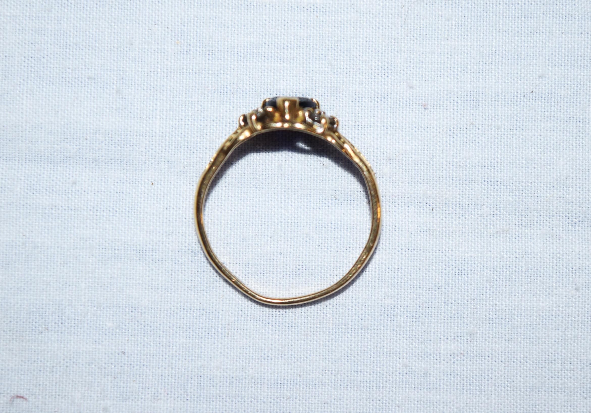 Estate 10K Gold Ring with Sapphire