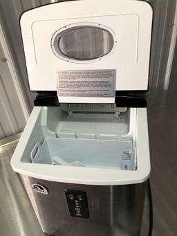 Igloo countertop ice machine