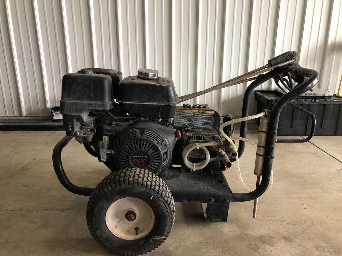 13 HP pressure washer w/Honda Engine