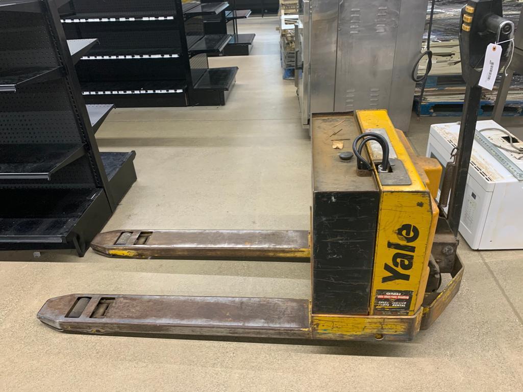 Electric pallet jack