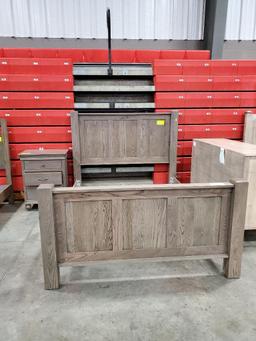 2 Pc Queen Oak Bedroom Set