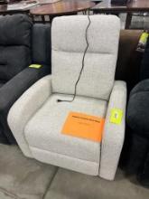 CREAM POWER RECLINER