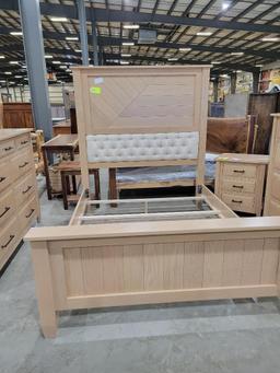 FLAT SAWN WHITE OAK UPHOLSTERED QUEEN 5 PC BEDROOM SET LACTE OCS 138