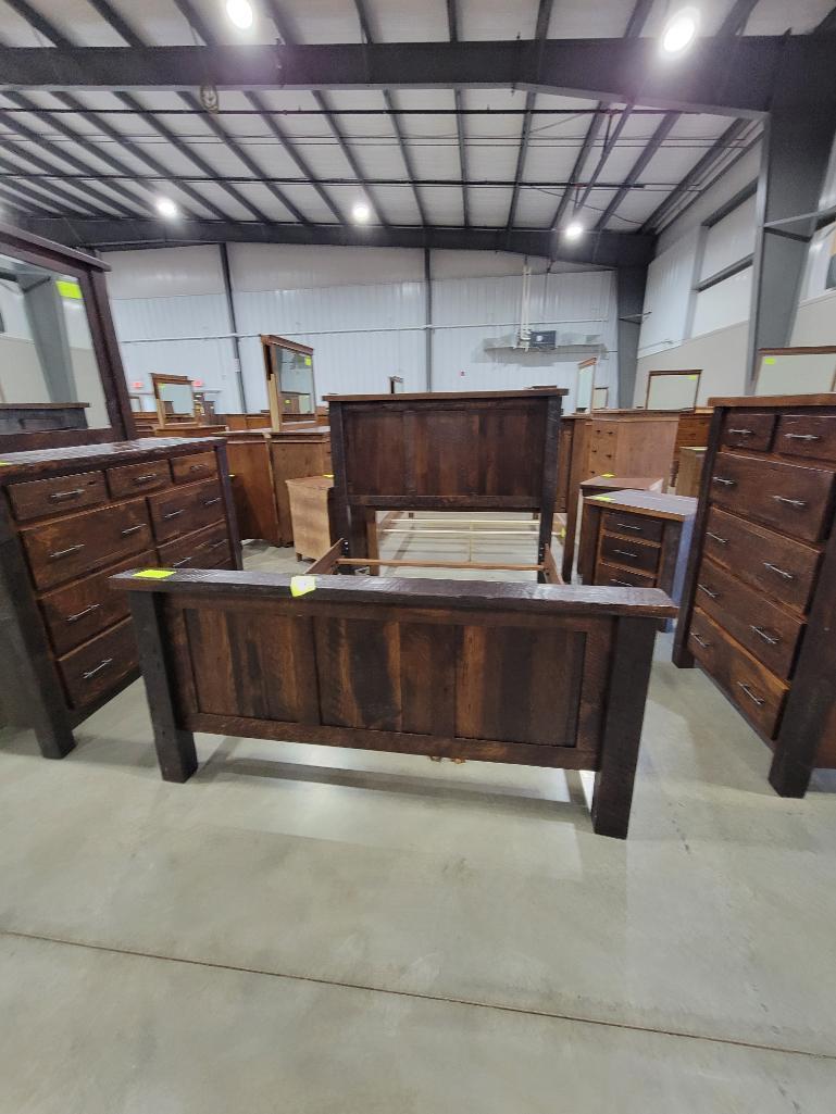 BARNWOOD QUEEN 5 PC BED SET TAVERN