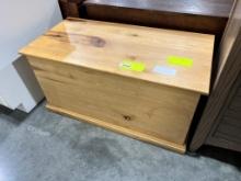 HICKORY STORAGE BENCH NATURAL 20X21X40IN